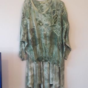 2 piece skirtsuit by Givvlil & Napolil